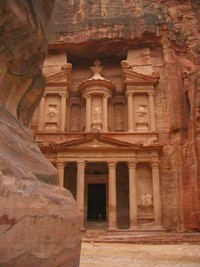 El Khazneh: the treasury at Petra